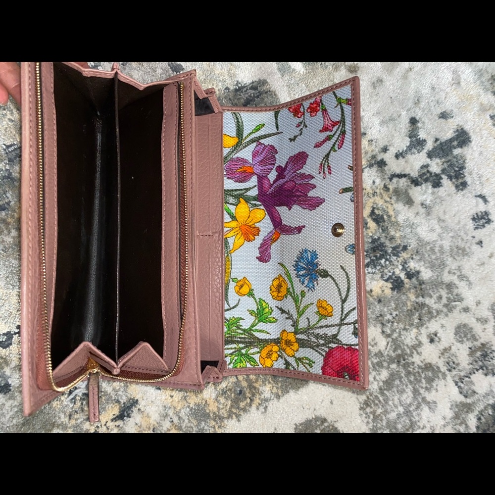 Gucci Floral imprinted, swing logo Long WAllet